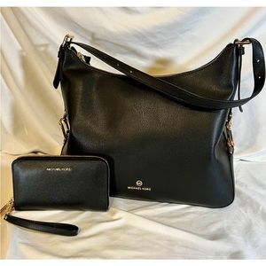 NEW MICHAEL Michael Kors
Laney Hobo Large Shoulder
Bag & Wallet